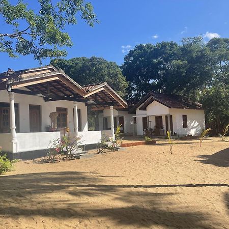 Hostel Coconut Hill Arugam Bay Zewnętrze zdjęcie